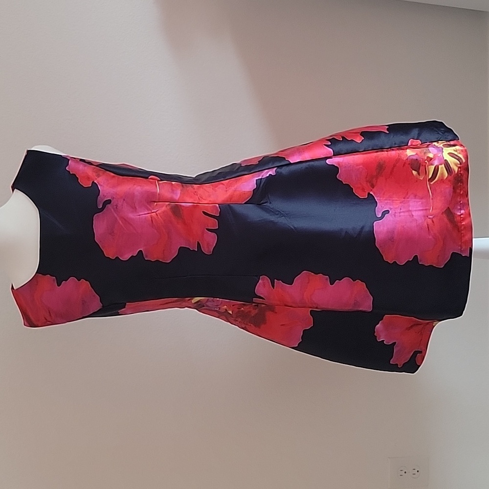 NWT FUNSPORT Fit and Flare Dress. Size Medium. NAVY/PINK.